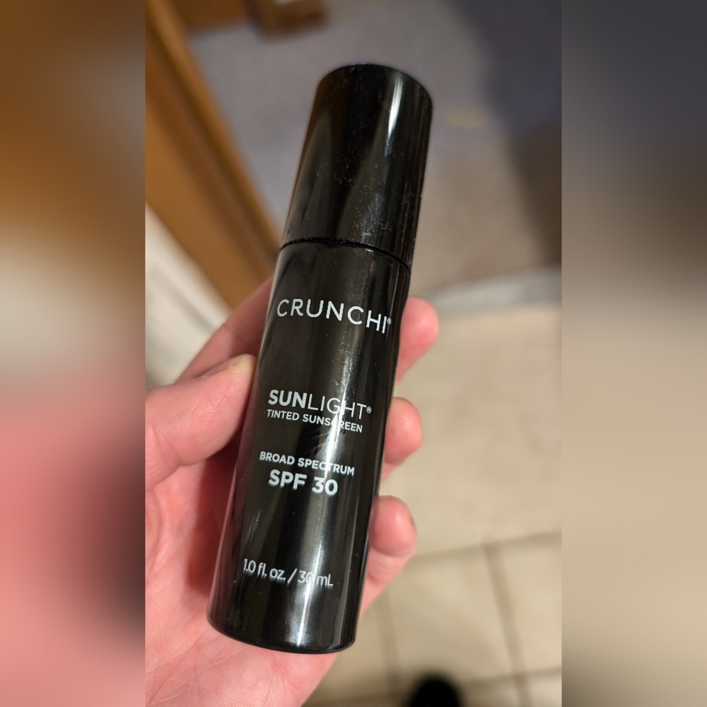 Crunchi Sunlight Tinted Sunscreen SPF 30